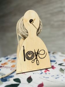 Stojak na sznurek lub włóczkę 