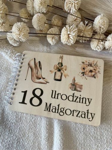 Drewniany album do zdjęć kremowy