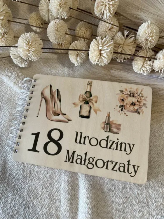 Drewniany album do zdjęć kremowy