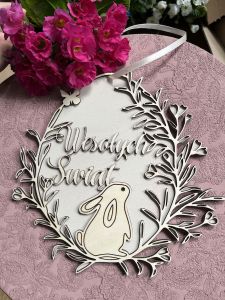 Wieniec Wielkanocny kremowy 