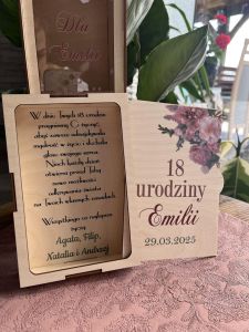 Skrzyneczka na pieniądze 18tka kwiaty 