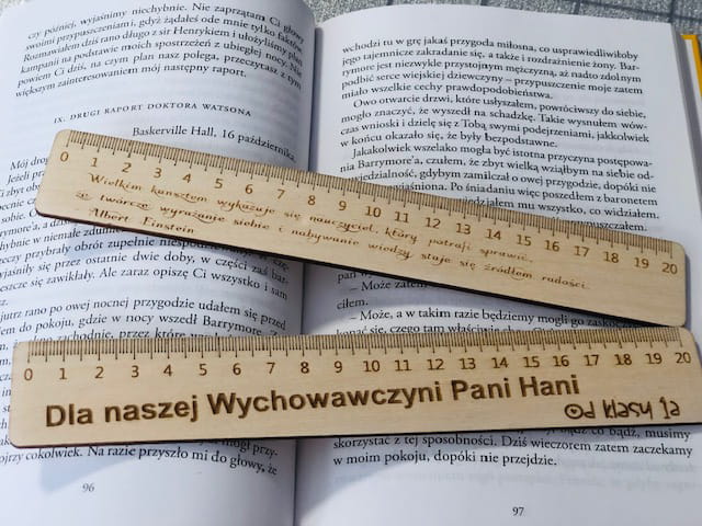 linijka pani.jpg