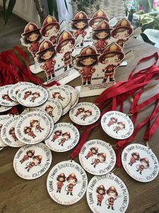Medal strażacki dla dzieci dziewczynka chłopiec