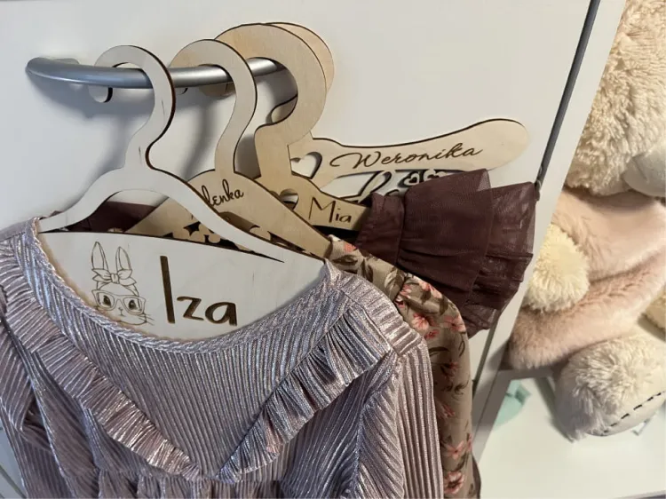 hangers.jpg