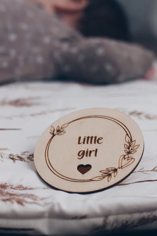 little girl serduszko.jpg